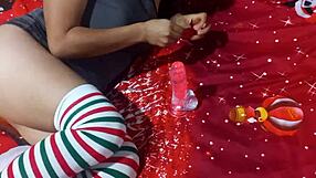 On Christmas, she gives a tasty Indian handjob while wearing Latin lingerie against the rules 😏