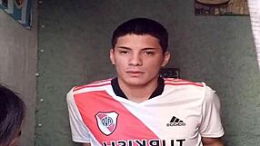 Futbolista Es Masturbado Y Tragado Con La Boca