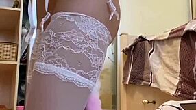 Blonde Girl Comes Masturbating Her Ass!