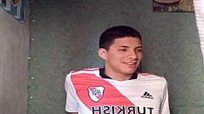 Futbolista Es Masturbado Y Tragado Con La Boca