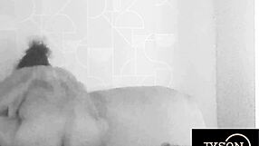 Conversational-Neutral Camera escondida flagrado ela sentado sem d� na pica do cunhado