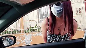 Universitaria ninfomana shows her shaved pussy outdoors – is it tight?