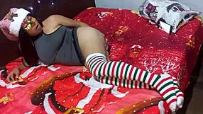 On Christmas, she gives a tasty Indian handjob while wearing Latin lingerie against the rules 😏