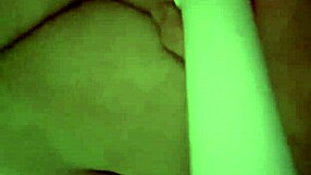 Sticking the wall dick makes the curvy MILF feel juicy pleasure