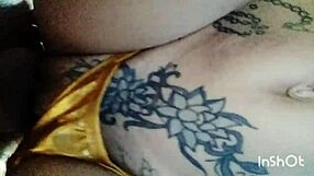 Que foda gostosa with sexy latina's tattooed ass up close