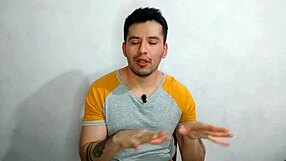 Giovane dottoressa scopata dal capo maturo con un cazzo spesso 23cm in un cubicolo d’ospedale