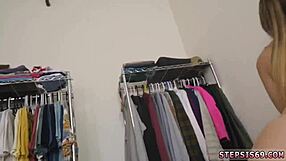 اثنتان مراهقتان يغرزني بقوة