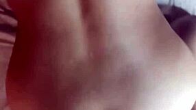 Nechám kamaráda, aby mi dal anál, cítí se to tak lahodně!