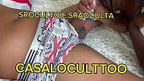 Genç çift vahşi grup flaşlama eğlencesine dalar