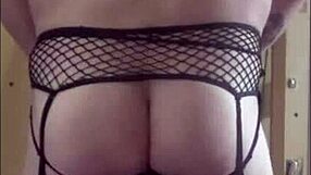 Bisexual crossdresser enjoys ass fucking machine