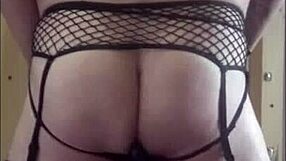 Bisexual crossdresser enjoys ass fucking machine