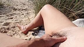 Wah, Orang Asing Sentuh Puki Berbulu Aku Di Pantai