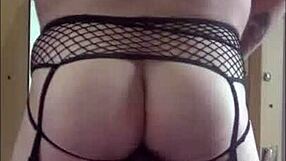 Bisexual crossdresser enjoys ass fucking machine