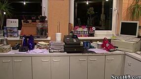 Sexy cora fickt lena nitro beim ersten lesben sex von ihr