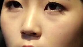 สาวเกาหลีโดนจับได้ตอนดูเซ็กซ์โดยน้องชายซุ่มซ่าม