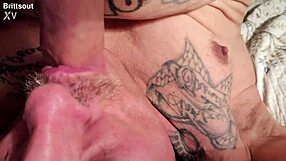 Hard to resist craving my cum in hardcore gay action