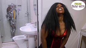 oga's busy, so horny madam got gateman's big cock to make her squirt tons, subscribe to red! 💦