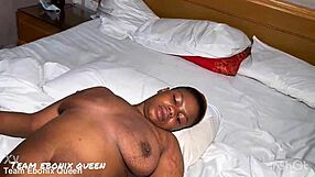 Frekk hoe tar stor kuk dypt i rumpa og trange fitta