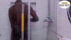 oga's busy, so horny madam got gateman's big cock to make her squirt tons, subscribe to red! 💦