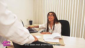 Pokazala sem rit šefu, upala na povišico. Pofukal me je trdo potem!