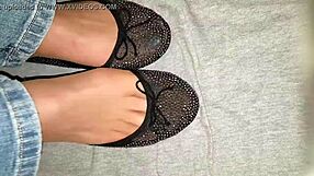 Intriguing Webcam Chat with Mature Woman