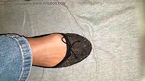 Intriguing Webcam Chat with Mature Woman