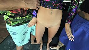 想看俄罗斯骚货被朋友轮番干的群交吗？