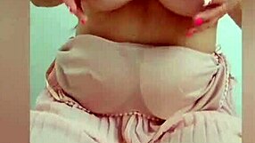 สาวน่ารัก18+ ชุดเดรสชมพู ล้วงนมใหญ่