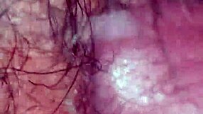 Mi papá entra a mi cama y me deja su leche