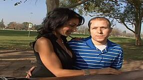 Hei, crezi că soția mea busty Persia Monir se bucură de această călărie?