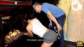 Man turns erotic novel into reality by banging brunette milf