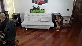 Backstage mit Anãzinha do Mau: Latina Muschi nass beim ersten Mal