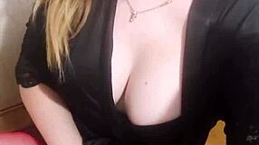 yo, my wife’s fingering her pussy on camera just for me