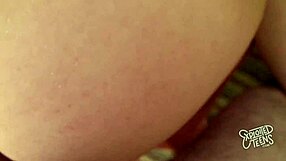 สาวบลอนด์ผอม 18+ เซอร์ไพรส์ตูดแตกในเดบิวต์