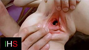 Lelaki Kongkek Blonde dalam Pantat dan Memek Sangat Bagus!