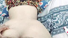 พี่ชายอินเดียแตกในตูดแน่นๆ ของน้องสาวตอนอยู่กันสองคน