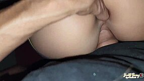 un cliente nos llevó al rincón para follar duro