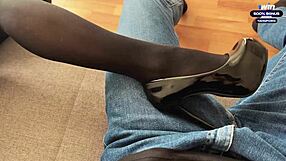 A Slutty Girl In A Leather Dress Gave Herself To A Stranger Out Of Boredom