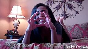 Hanımefendi Köle'yi POV BDSM Oturumunda Hakimiyet Kuruyor, Onu Kaltak Yapıyor