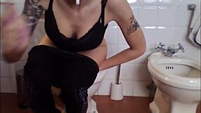 Smokin sexy hot babe in miniskirt fetish