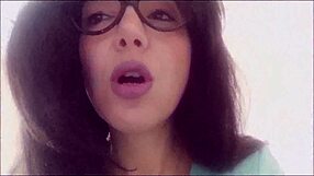 Smokin sexy hot babe in miniskirt fetish