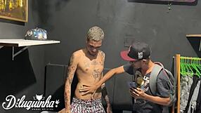 Photographer seduces hetero client 😏