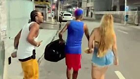 Resenha De Putaria Na Rua Acaba Em Fudelância No Carro Em Movimento