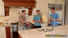 College roommates host gay bareback orgy with gym buddies