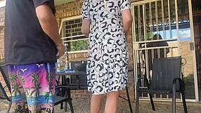 Masturbation mutuelle avec la femme du voisin finit en creampie outdoor