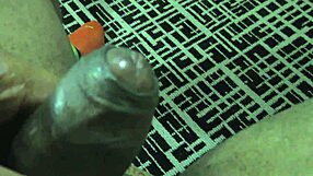 Санни Уэзерс принимает глубокий анальный трах вблизи