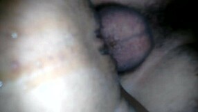 NEGRA GOSTOSA APERTADA SENDO CASTIGADA PELO COMEDOR DOTADO ROLUDO NO CALADINHO!