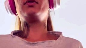 I went to the gym for cardio, got hot, took off my shirt, stayed in bra, horniness was big, pussy all wet