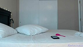 Big Booty Milf Flashing Ass On Webcam Streamate