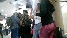 i found this irresistible big-ass prostitute in leggings